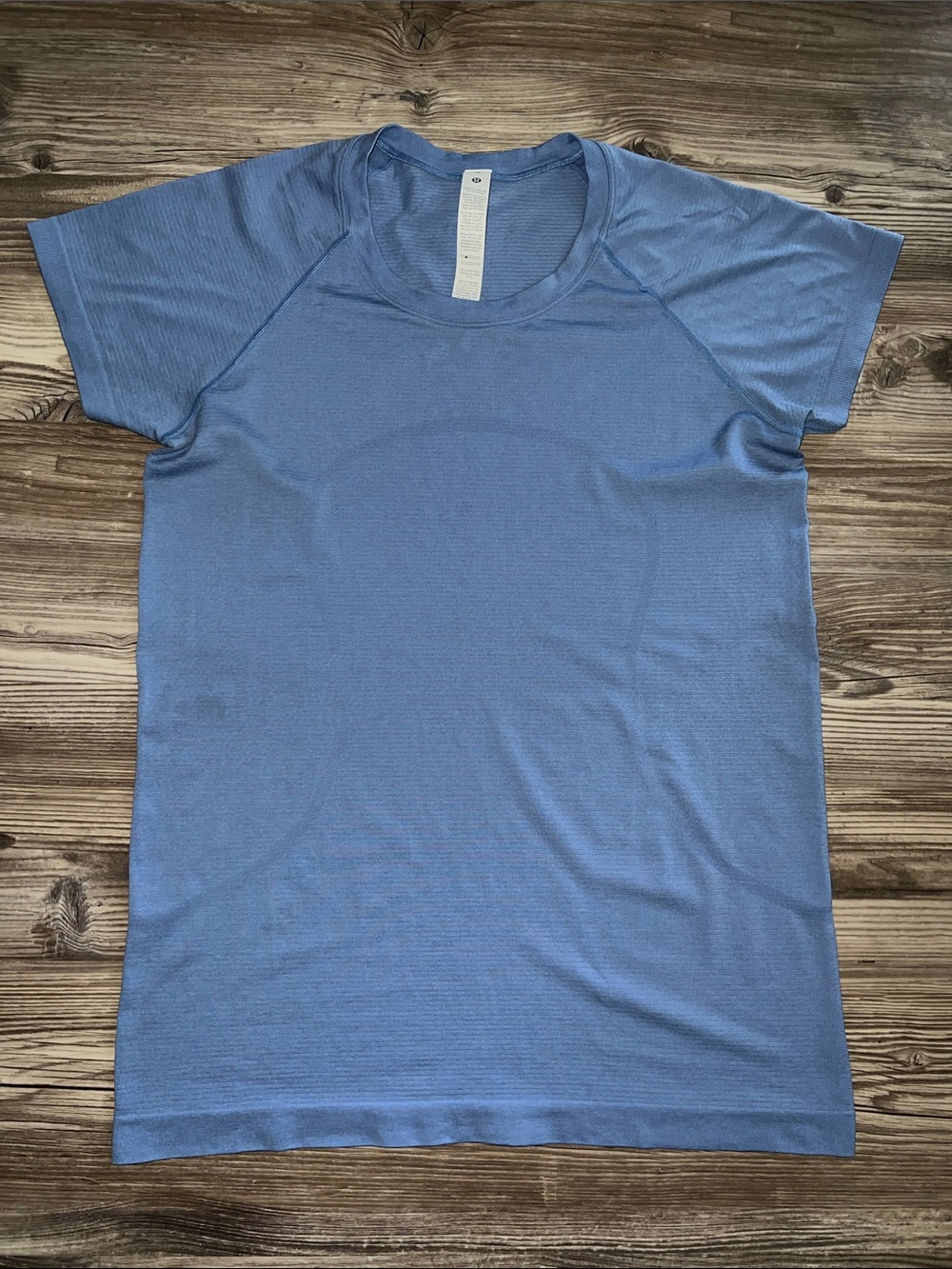 Lululemon Swiftly Tech Short-Sleeve Shirt 2.0
Blue Size 12